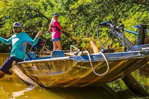 Stuck in Secret Creek! Fall Spinnerbait Bass Fishing!