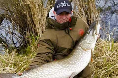 Monster Pike! Fish of a lifetime for Peter